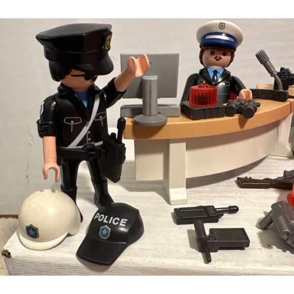 Playmobil Police Station Set Lot With People Car & Accessories Imaginative Play - Picture 12 of 16